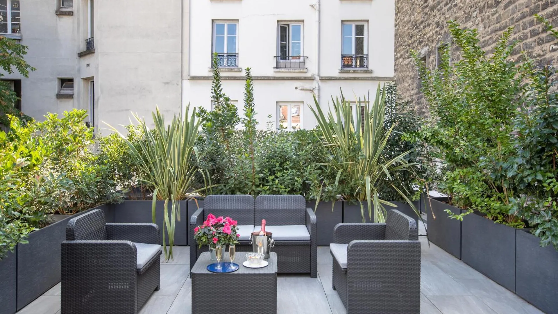 B20 Terrasse 175blo-paris Convention Apartment Paris